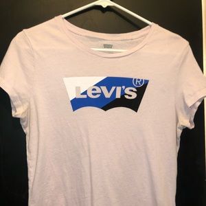 Levi’s logo tee